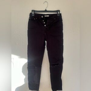 Levi jeans weggie straight size 26 high waisted black, hole in knees.